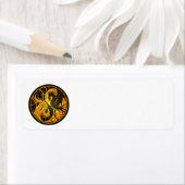 Geel en Zwart Vliegende Yin Yang Dragons Etiket (Insitu)