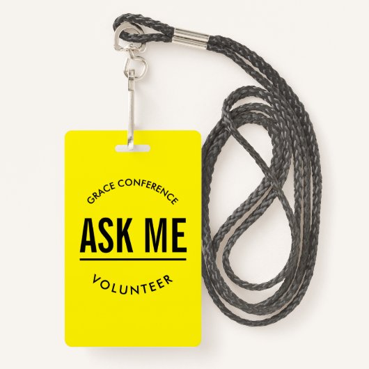 Geel en zwart vragen me vrijwilliger badge (Voorkant met draagriem)