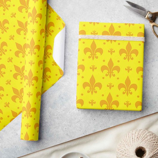 Geel Fleur-de-lis Patroonontwerp Cadeaupapier