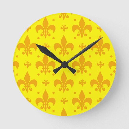 Geel Fleur-de-lis Patroonontwerp Ronde Klok (Voorkant)