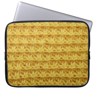Geel gebreide stof: gestreepte textuur. laptop sleeve