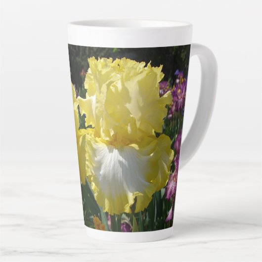 Geel gekruid Iris Irises Flowers floral Latte Mok (Rechterhoek)