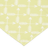 Geel gekruist pijlpatroon tafelkleed (Gekanteld)