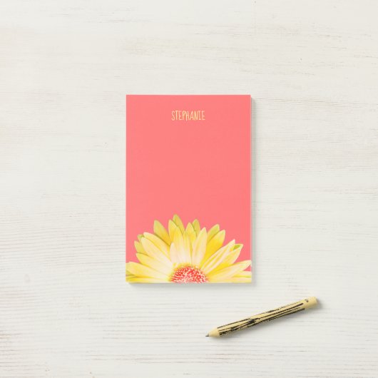 Geel Gerbera Daisy op koraal Post-it® Notes (Op bureau)