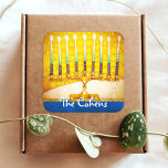 Geel Goud Chanoeka Menorah Elegante Aangepaste Naa Vierkante Sticker<br><div class="desc">Een close-upfoto van een heldere, kleurrijke, gele gouden menorah-foto helpt je om op de feestdag van Hanukkah te genieten. Voel de warmte en de vreugde van het vakantieseizoen als je deze verbluffende, kleurrijke Hanukkah-sticker gebruikt. De kaarten, stempels, canvas tassen, dienende dienbladen, en andere producten zijn beschikbaar in mijn "Hanukkah Colorful,...</div>