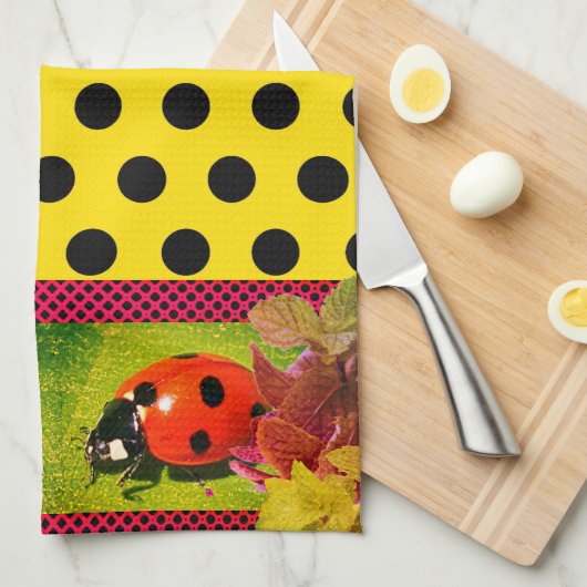 Geel goud W/ Polka Dots LadyBug Theedoek (Quarter Fold)
