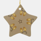 Geel gouden eierpatroon paaseieren bijtend beige keramisch ornament (Voorkant)