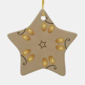 Geel gouden eierpatroon paaseieren bijtend beige keramisch ornament (Achterkant)