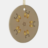 Geel gouden eierpatroon paaseieren bijtend beige keramisch ornament (Rechts)