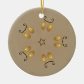 Geel gouden eierpatroon paaseieren bijtend beige keramisch ornament (Voorkant)