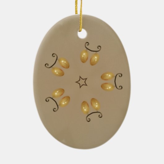 Geel gouden eierpatroon paaseieren bijtend beige keramisch ornament (Achterkant)
