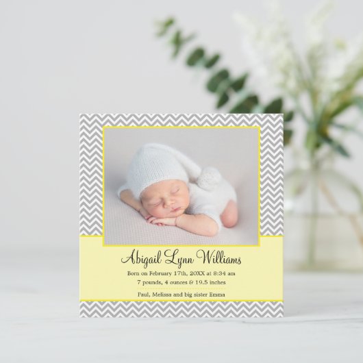 Geel grijs chevron meisje foto geboorte aankondigi aankondiging (Staand voorkant)