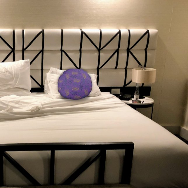 Geel groen blad patroon lavendel rond kussen (Creator heeft geüpload)