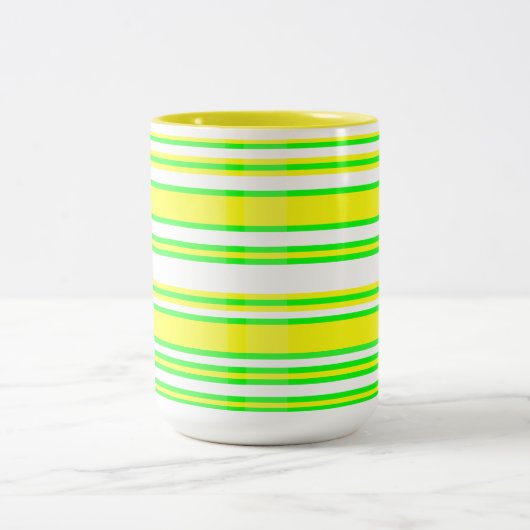 Geel groen horizontaal multi-Stripe Tweekleurige Koffiemok (Center)