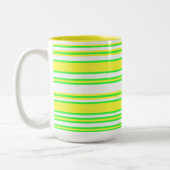 Geel groen horizontaal multi-Stripe Tweekleurige Koffiemok (Links)