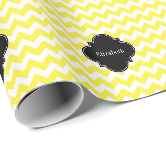 Geel groots Chevron ZigZag Blk Quatrefoil Monagram Cadeaupapier (Rol Hoek)