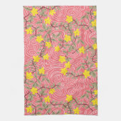 Geel Jasmijnventiel op koraalroze Theedoek (Verticaal)