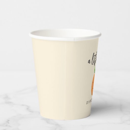 Geel Kleine Cutie Genderneutraal Baby shower Papieren Bekers (Rechts)