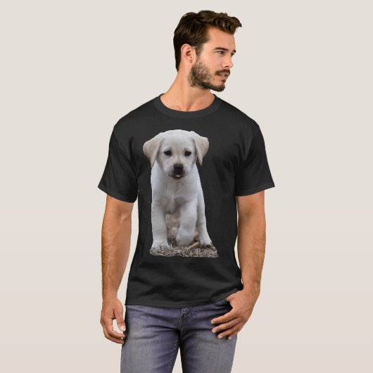 Geel lab puppy proberen te staan t-shirt (Voorkant volledig)