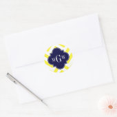 Geel lamsvlees Chevron Navy Quatrefoil 3 Monogram Ronde Sticker (Envelop)