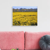 Geel landschap van de bloem canvas afdruk (Insitu (Woonkamer))