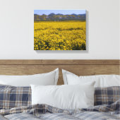 Geel landschap van de bloem canvas afdruk (Insitu (Slaapkamer))