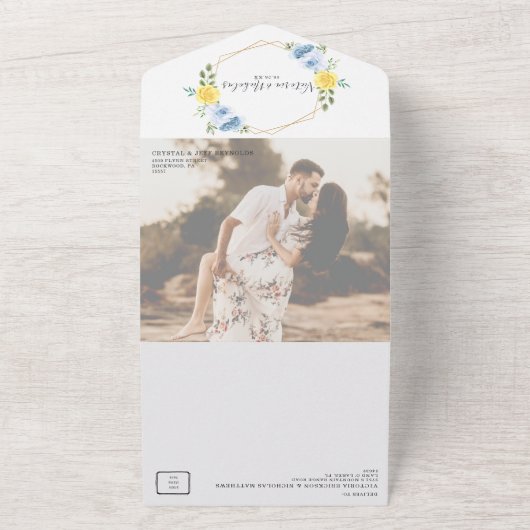 Geel & Marineblauw Zomerbloemen | Bruiloft All In One Uitnodiging (Buitenkant)