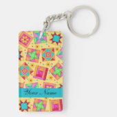 Geel met kleurrijke quiltblokken & gepersonaliseer sleutelhanger (achterkant)
