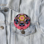 ~ Geel met schaduwen, blauw, roze, groen ~ Button (In situ)