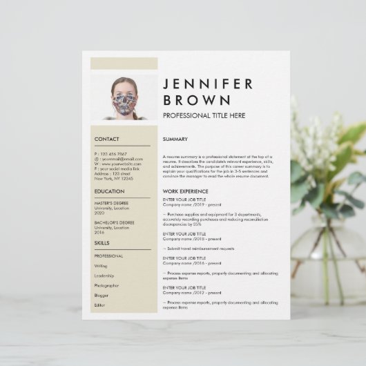 Geel Minimal CV met Fotografie (Staand voorkant)