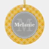 Geel modern vierkant Patroon grijs monogram Keramisch Ornament (Voorkant)