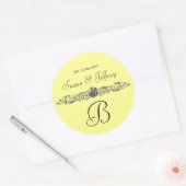 Geel Monogram Logo Namen Datum Bruiloft Label (Envelop)