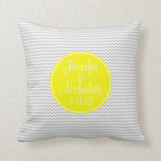 Geel monogram met grijze Chevron Pillow Kussen