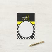 Geel Monogram Zwart Wit Polka Dot Post-it® Notes (Op bureau)