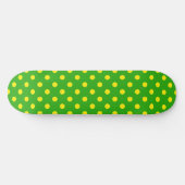 Geel Op Groene Stippen Patroonontwerp Persoonlijk Skateboard (Horizontaal)