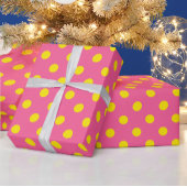 Geel op roze stippen Patroonontwerp Cadeaupapier