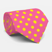 Geel op roze stippen Patroonontwerp Stropdas (Opgerold)