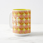 Geel Oranje Polka Dot Monogram Tweekleurige Koffiemok (Voorkant links)
