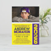 Geel & Paarse Afstuderen Fotoaankondiging Kaart (Staand voorkant)