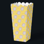 Geel Paarse Bloemen Trendy Modern Girly Bedankdoosjes<br><div class="desc">Geel Paarse Bloemen Trendy Modern Girly Popcorn Favor Box heeft een kleurrijk trendy bloemmotief in geel,  paarse en wit. Ideaal voor verjaardagsfeestjes,  Moederdag-feesten,  paasfeesten,  zakelijke evenementen,  baby showers en meer. Creëer door Evco Studio www.zazzle.com/store/evcostudio</div>