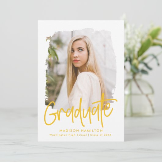 Geel | Preppy Script Photo Afstuderen Aankondiging (Staand voorkant)