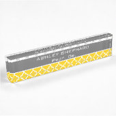 Geel Quatrefoil en grijs Polka Dot Pattern Naambordje