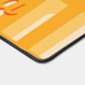 Geel Retro Geometrisch Gepersonaliseerd Bureaumat (Hoek)