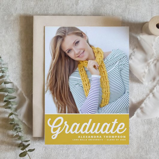 Geel Retro Vet Typografie Foto Afstuderen Kaart