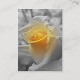 Geel Rosebud Grayscaled Visitekaartje