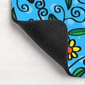 Geel roze madeliefjes, bloemen met blauwe achtergr muismat (Hoek)