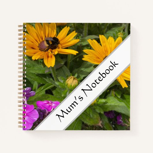 Geel Rudbeckia Flowers Roze Phlox en Bee Notitieboek (Voorkant)