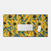 Geel Rudbekia op geel Bureaumat (Keyboard & Muis)