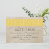 Geel Rustieke Damast Save the Date Uitnodiging (Staand voorkant)