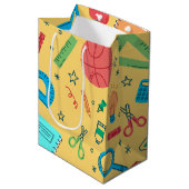 Geel schoolmateriaal medium cadeauzakje (Voorkant Gekanteld)